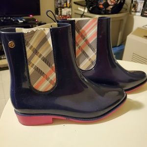 Henry Ferrera Rainboots